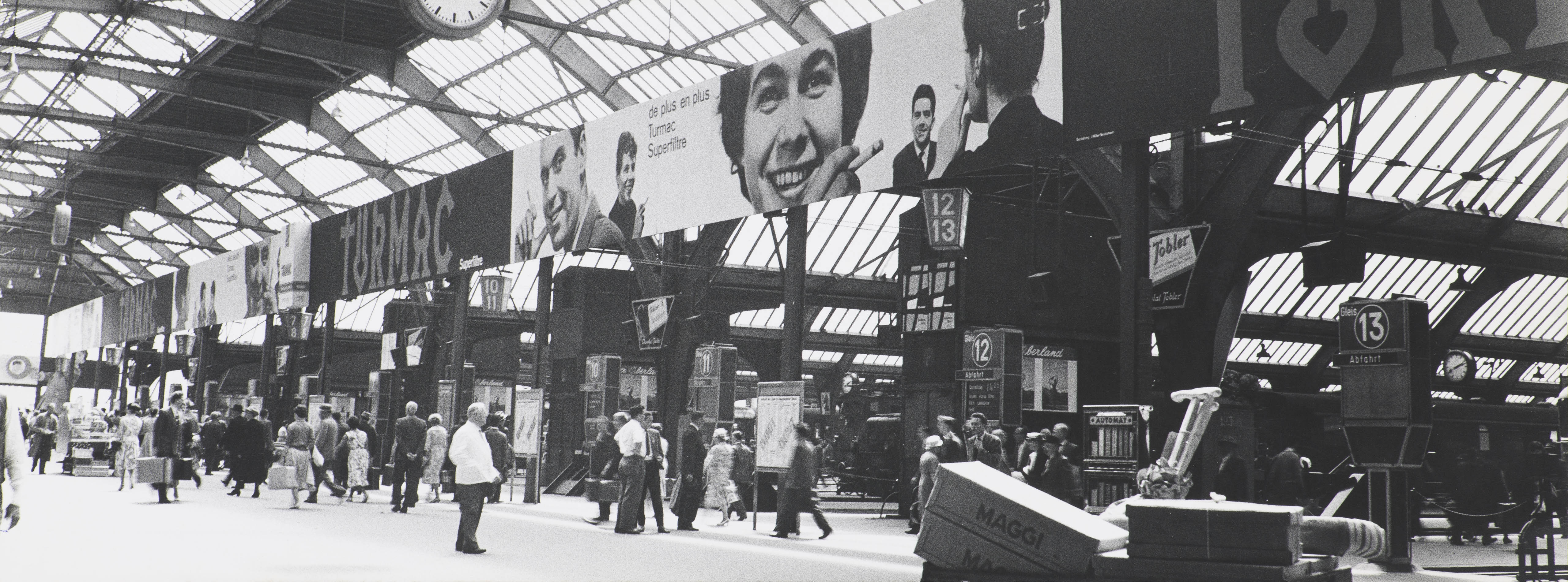 Werbepaneel Bahnhof Zürich, Turmac Atelier Müller-Brockmann Serge Libiszewski Photograph